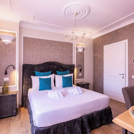 Trastevere Paper 4* ローマ